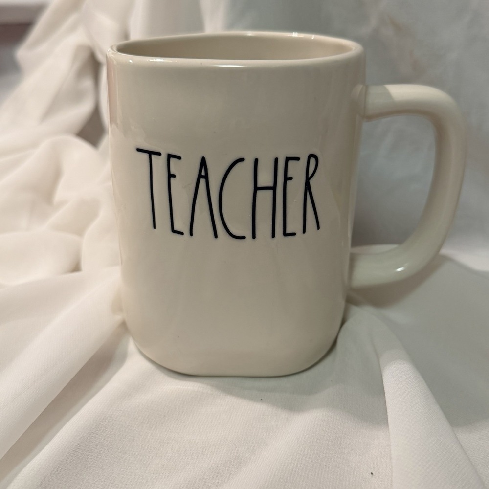 Rae Dunn Coffee/Tea/Soup Mug TEACHER Apple Gift - Picture 1 of 6